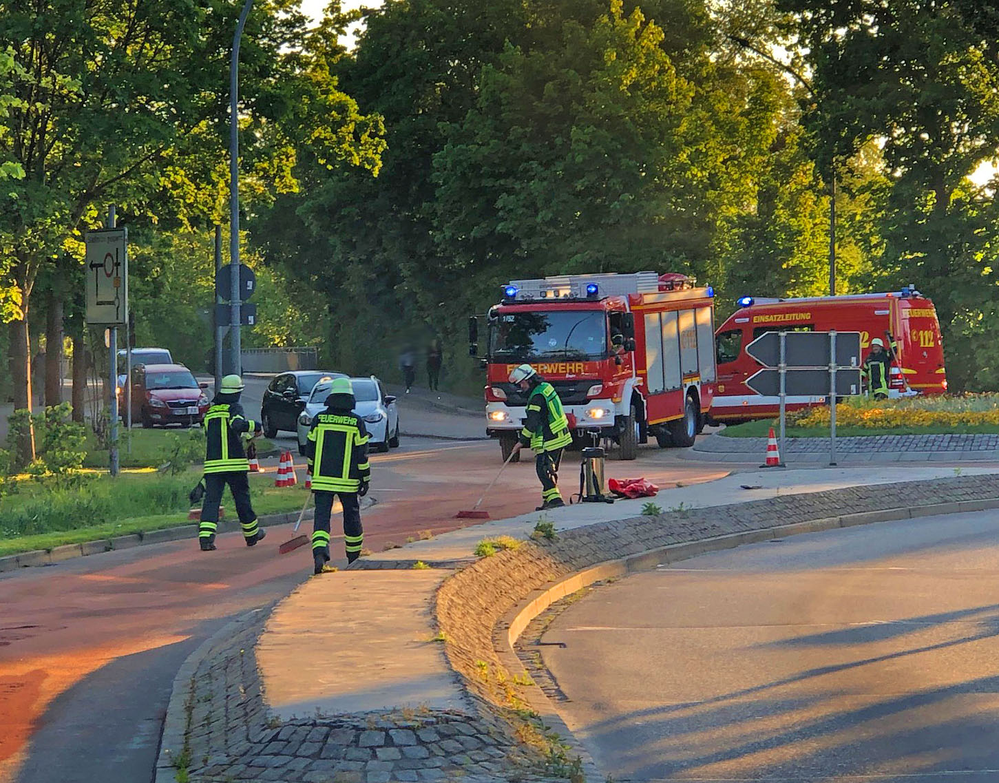 Mehr über den Artikel erfahren H ÖLSPUR 1 – Geplatzer Hydraulikschlauch