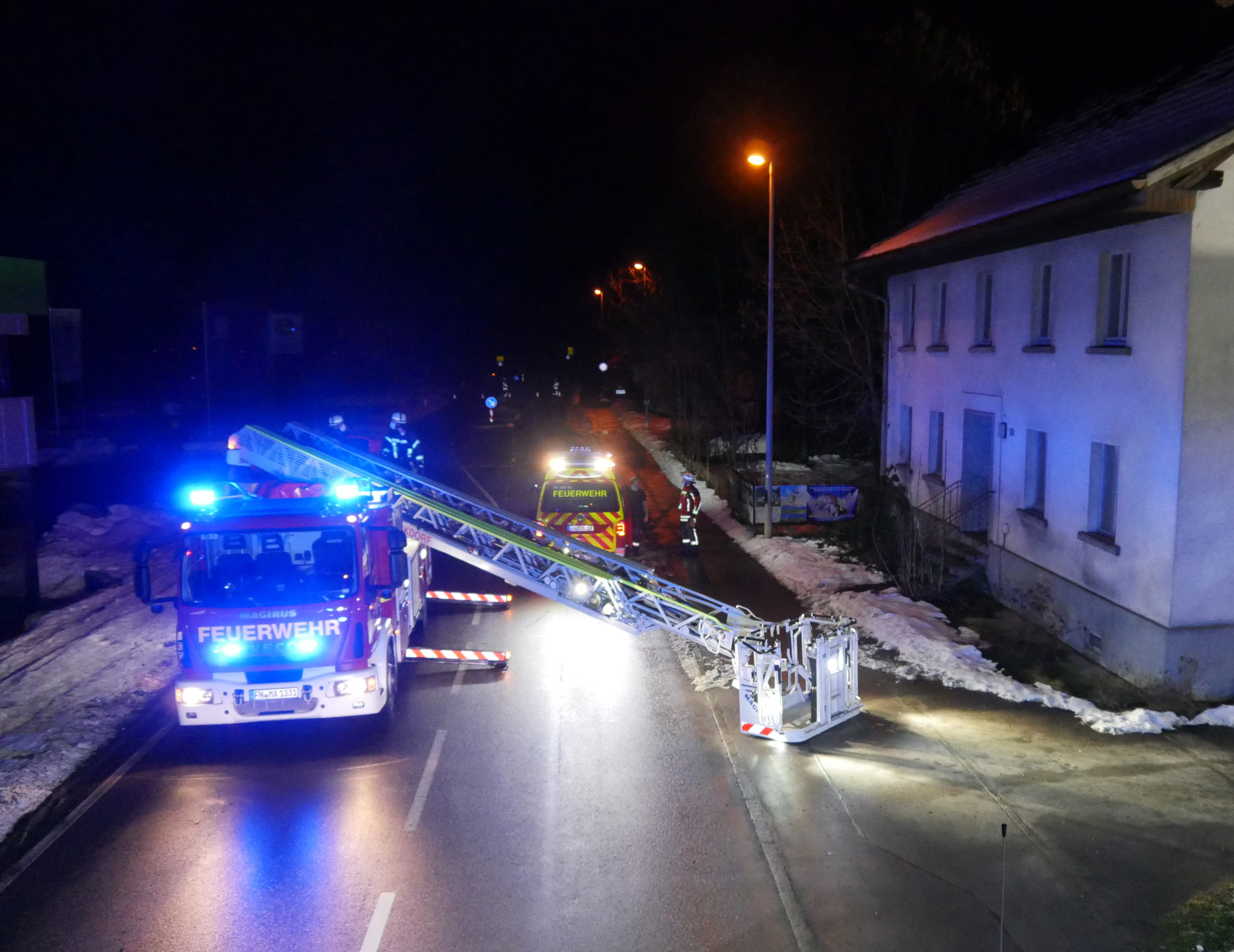 Mehr über den Artikel erfahren Z DLK – Drehleiter nach Oberteuringen