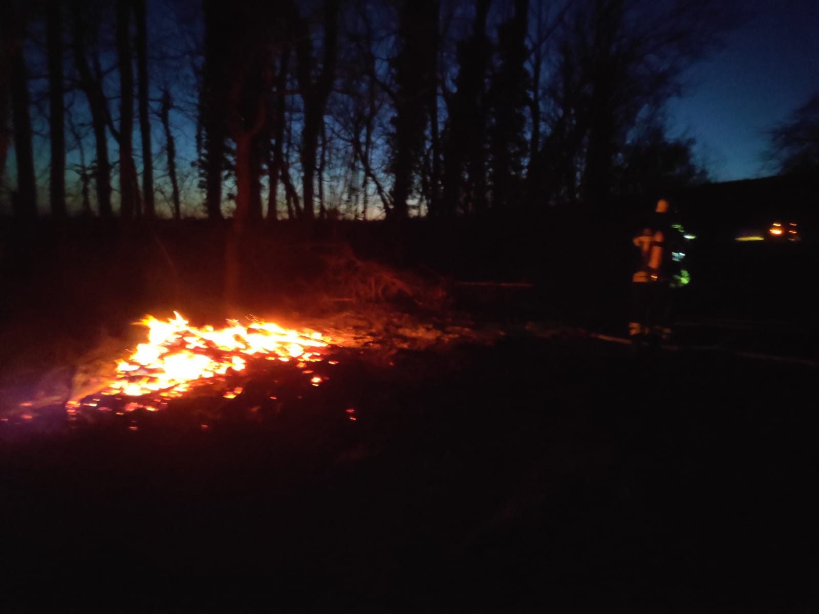 Mehr über den Artikel erfahren F 1 – Unbeaufsichtigtes Reisigfeuer