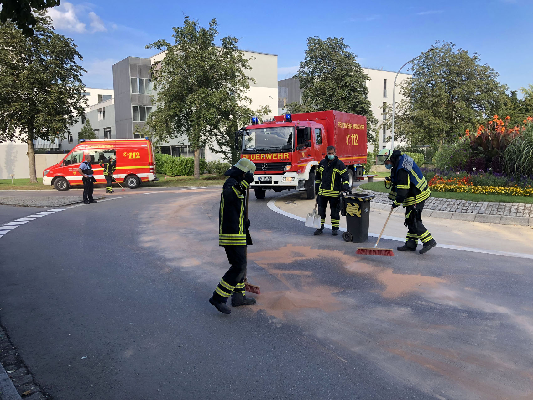 Mehr über den Artikel erfahren H ÖLSPUR 1 – Ölspur im Kreisverkehr