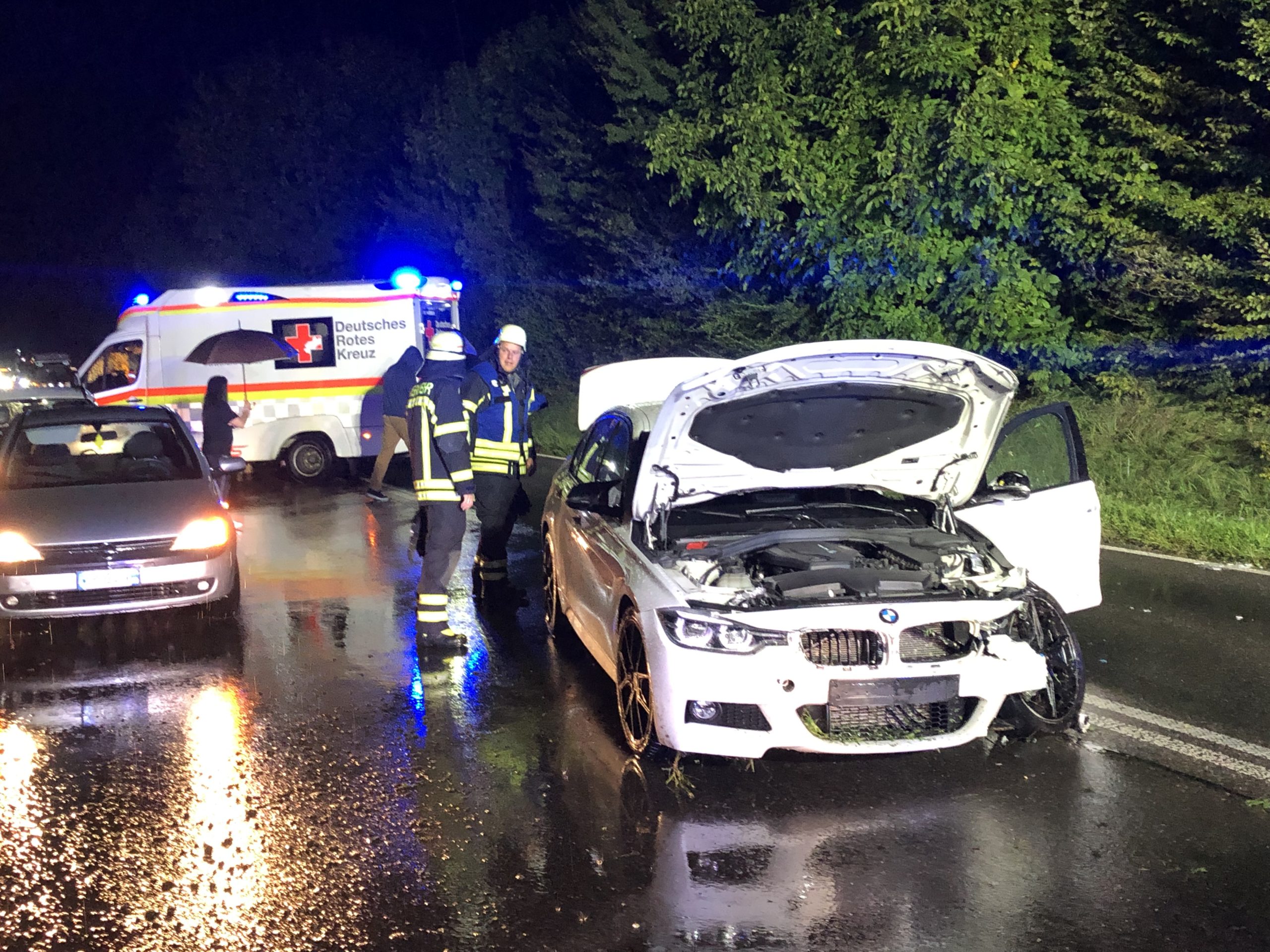 Mehr über den Artikel erfahren H 2 VU – Brennender PKW