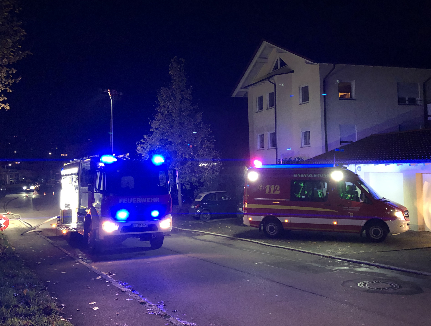 Mehr über den Artikel erfahren F 1 – Brand in Papierpresse