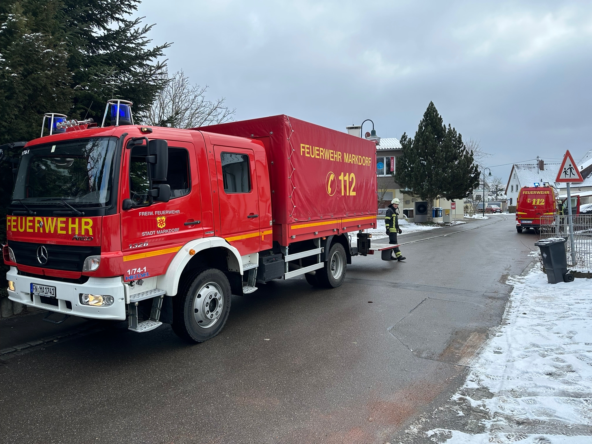 Mehr über den Artikel erfahren H ÖLSPUR 1 – PKW verliert Betriebsstoff