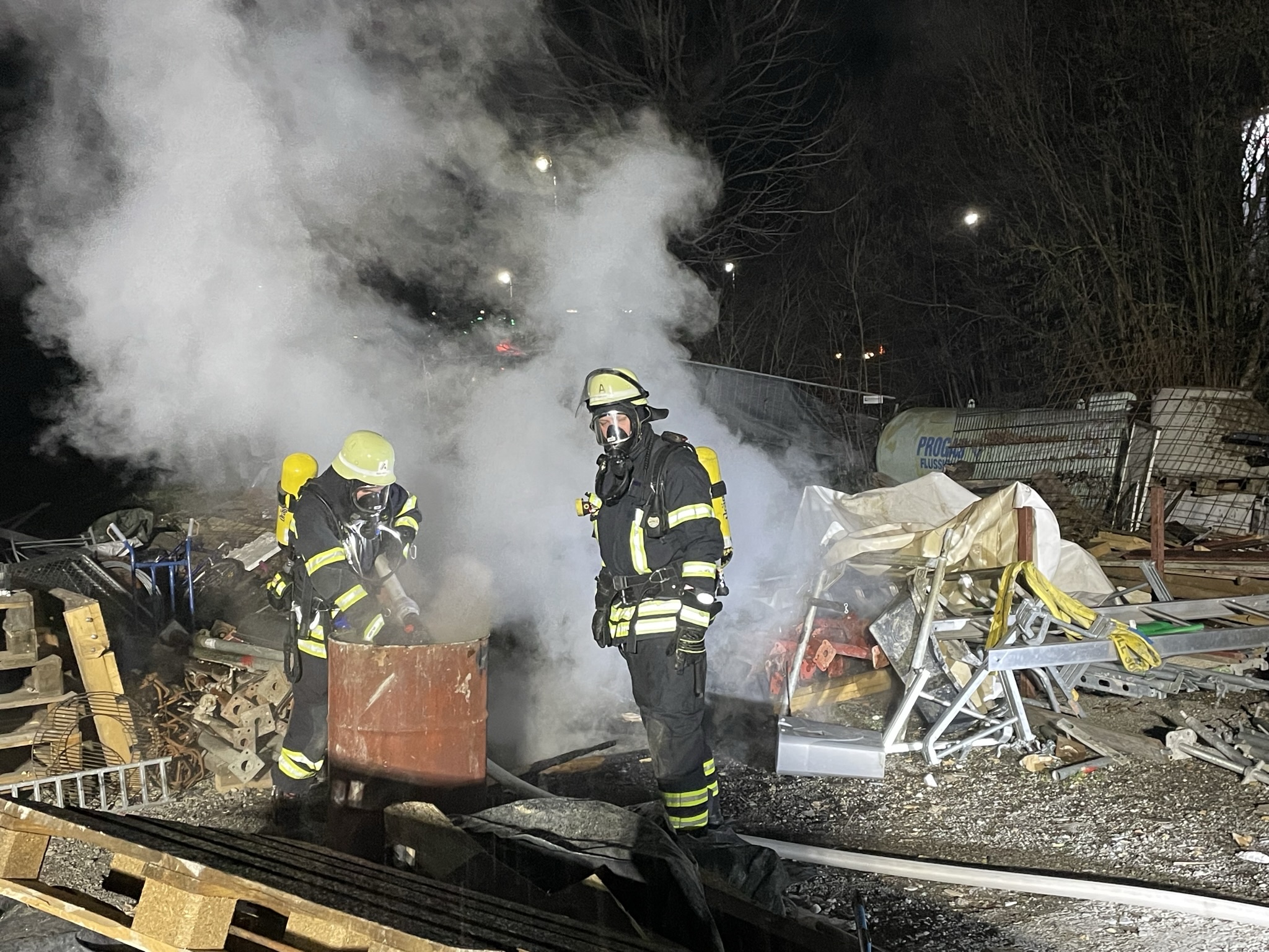 Mehr über den Artikel erfahren F 2 – Brennende Baumaterialien