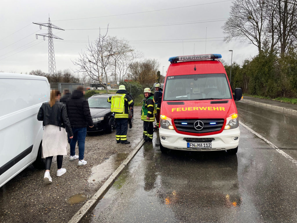 F 1 – Fahrzeugbrand