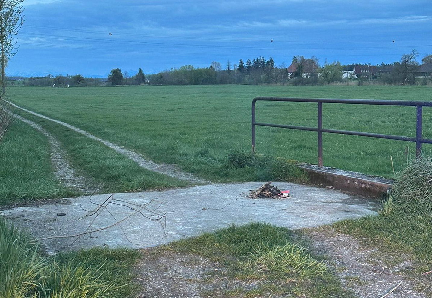 Mehr über den Artikel erfahren F 1 – Kleines “Lagerfeuer”