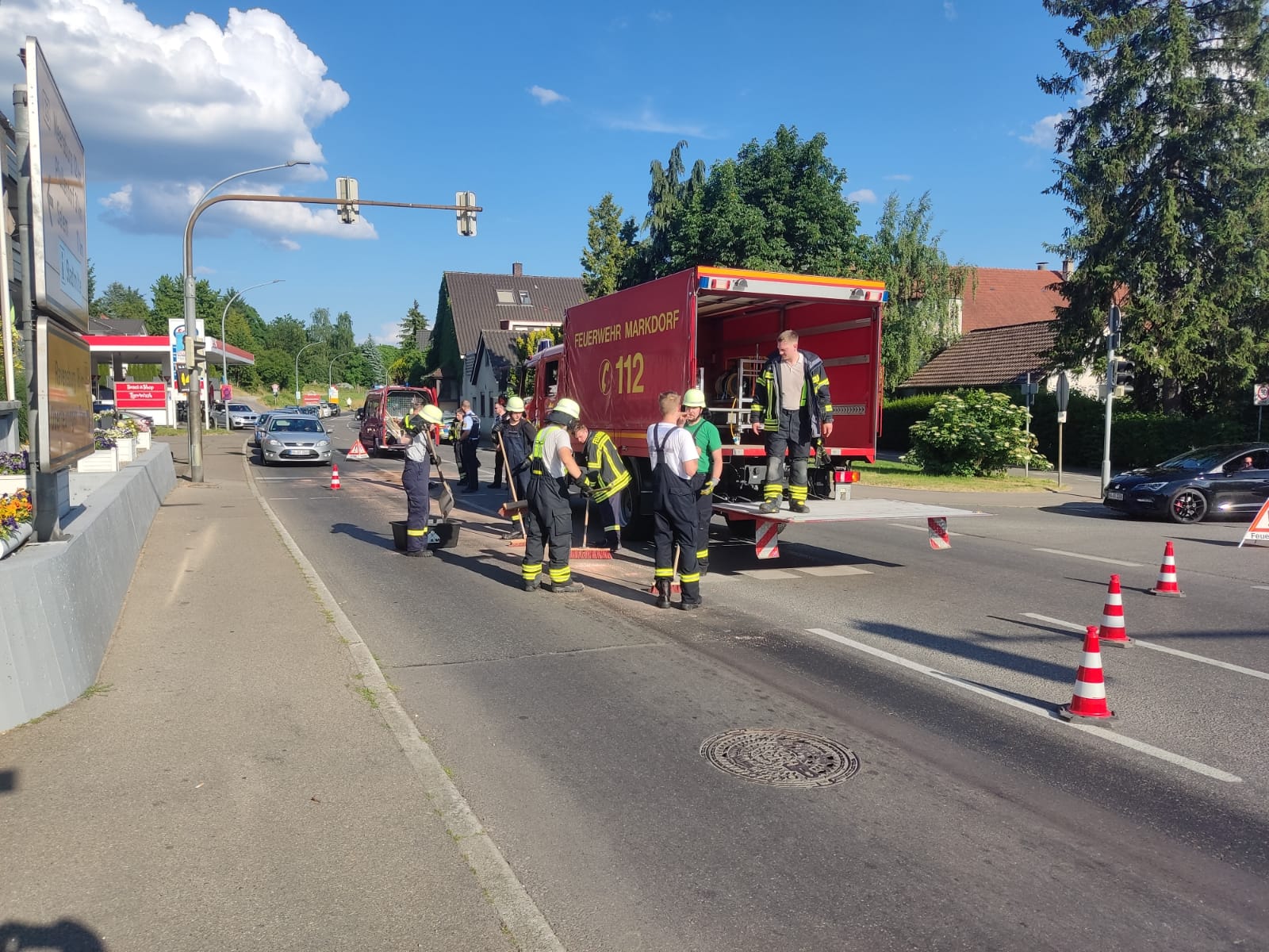 Mehr über den Artikel erfahren H ÖLSPUR 1 – Ölspur durch die Stadt