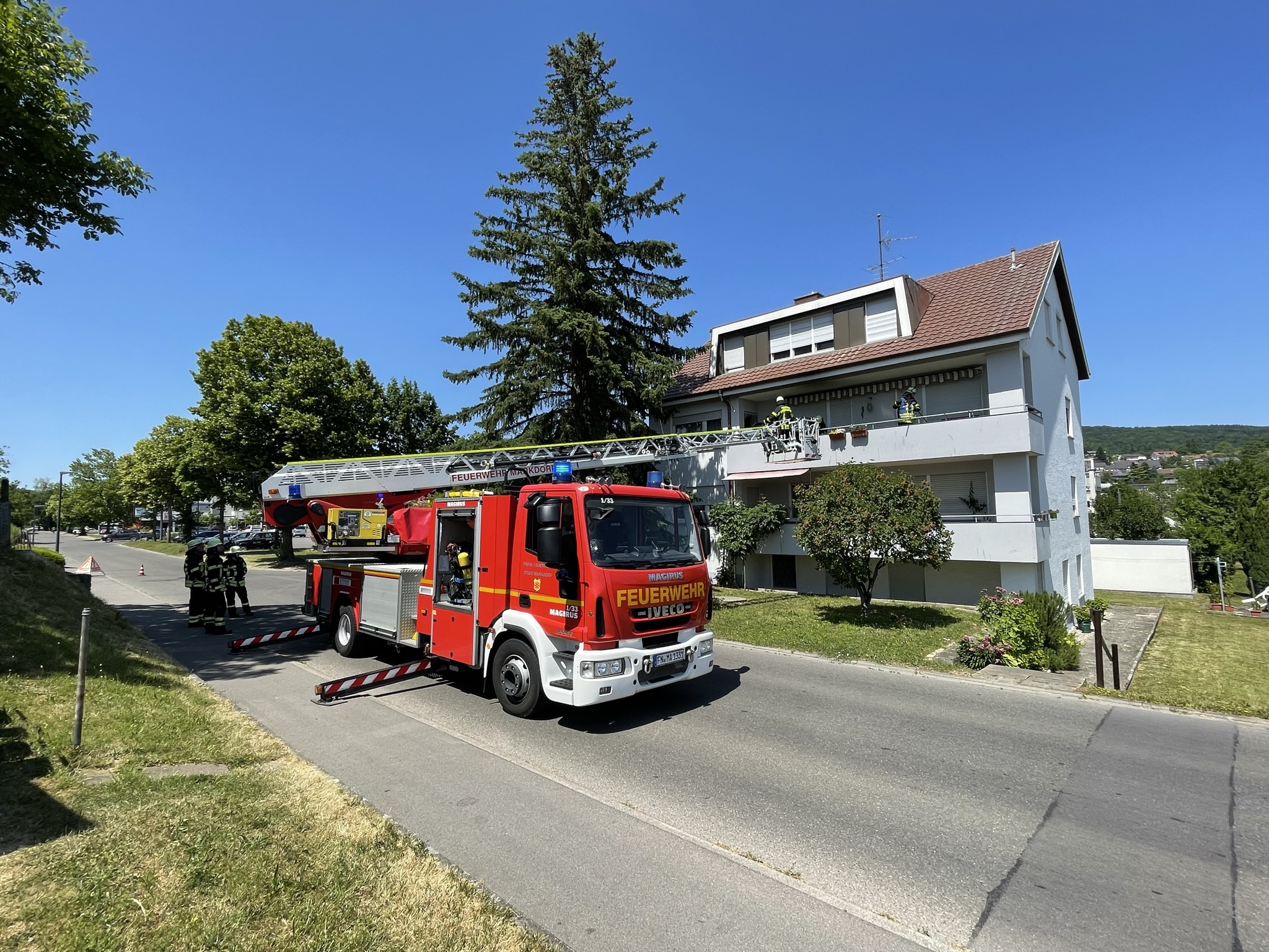 Mehr über den Artikel erfahren F 2 – Brand auf Balkon
