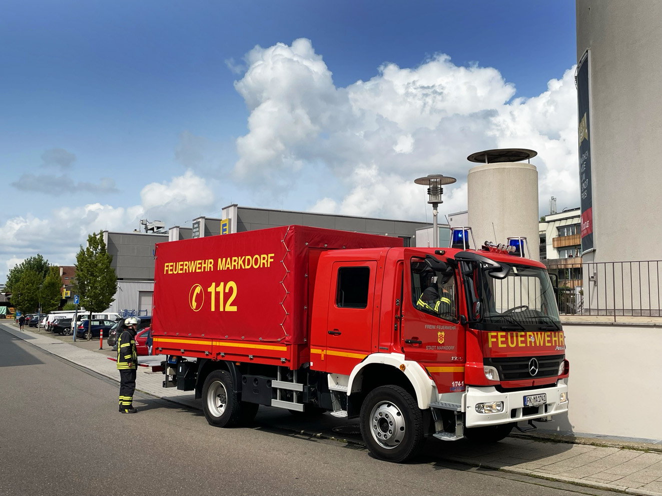 Mehr über den Artikel erfahren H 1 – Benzinaustritt aus PKW