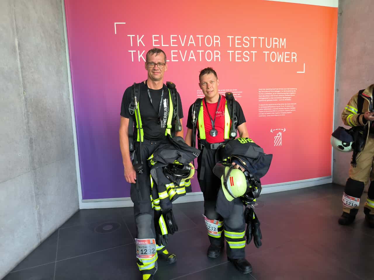 Zwei Markdorfer Feuerwehrleute erfolgreich beim Towerrun