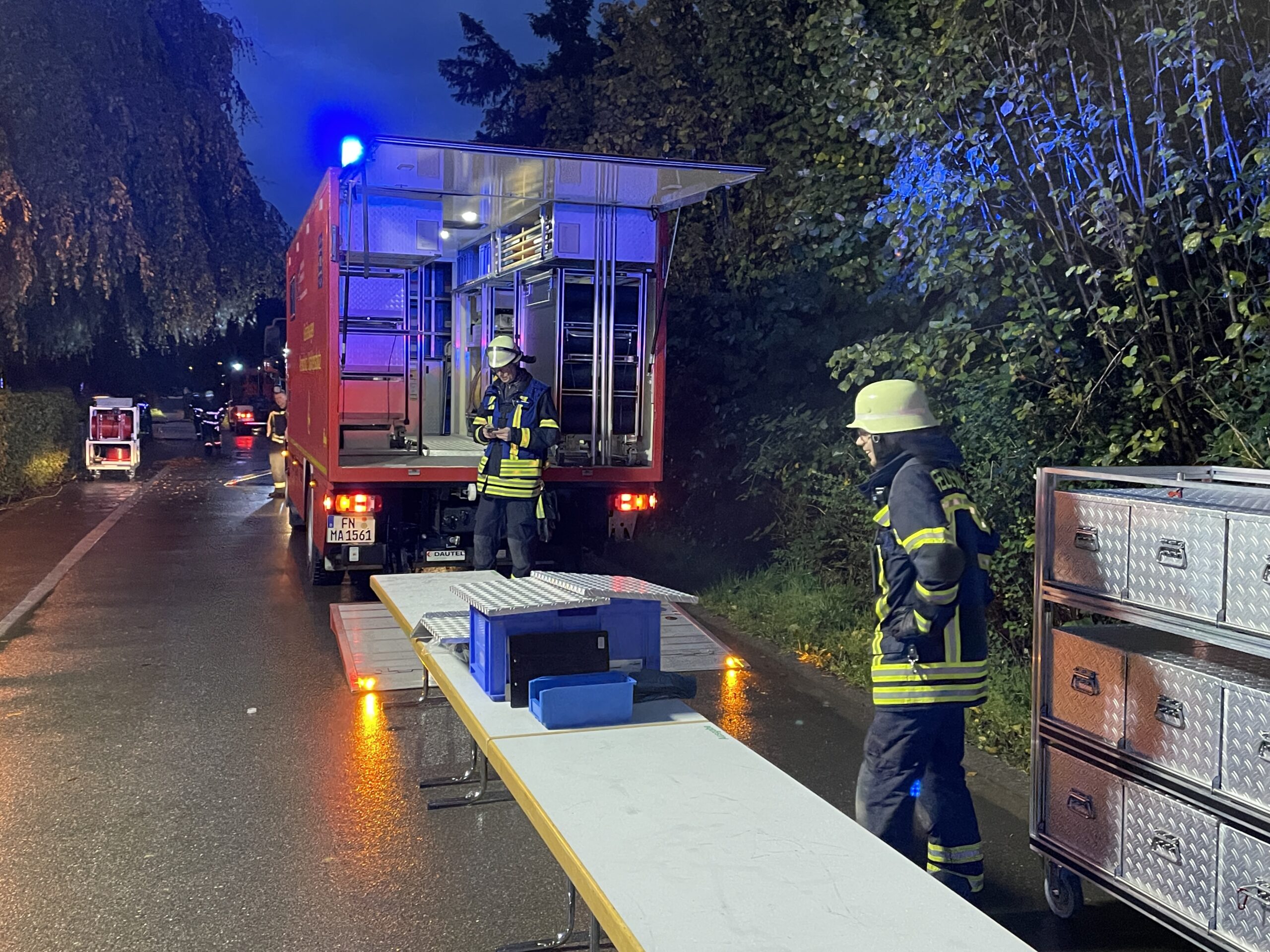 Mehr über den Artikel erfahren F 2 – Gerätewagen A/S und Löschgruppenfahrzeug nach Immenstaad