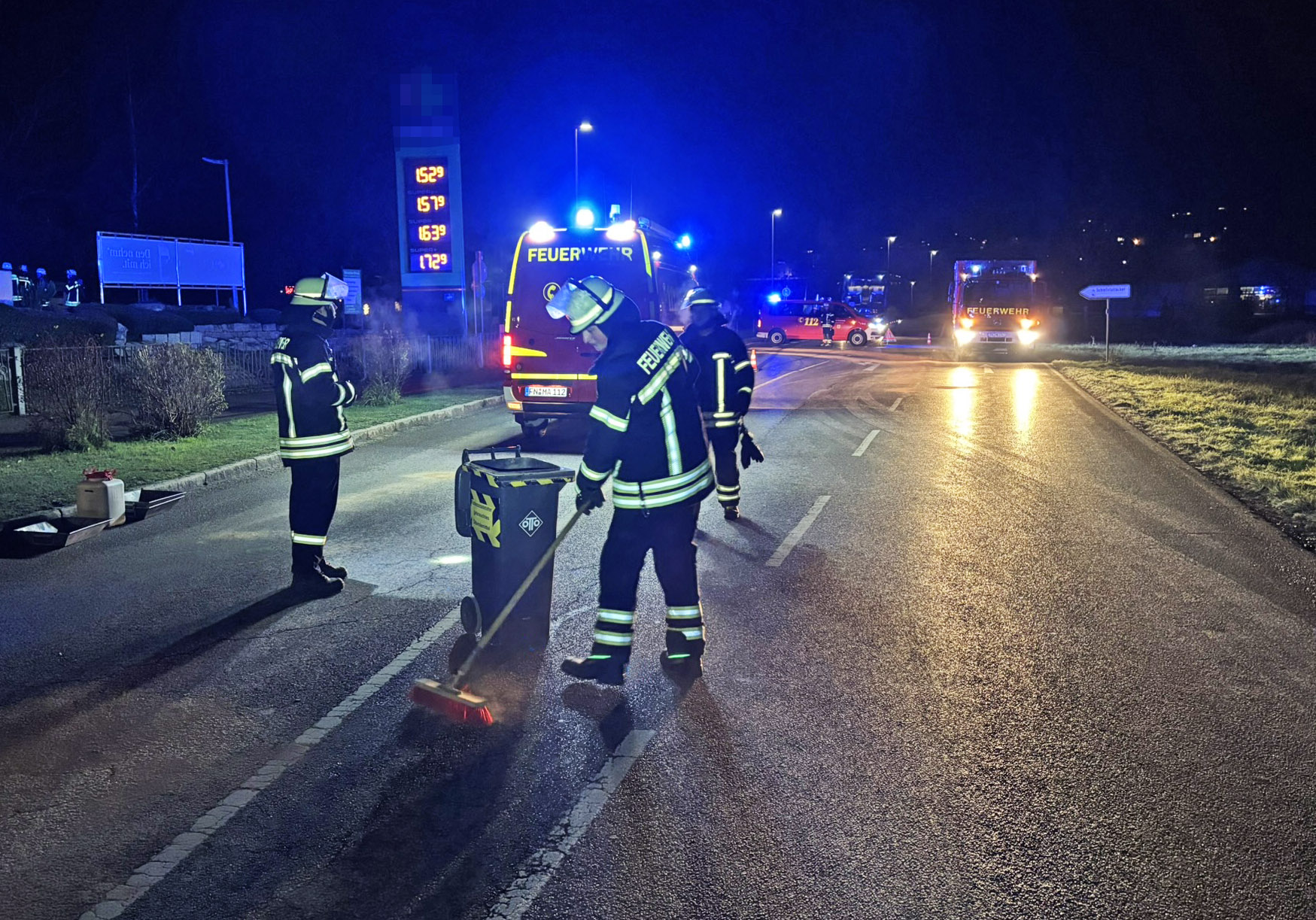 Mehr über den Artikel erfahren H ÖLSPUR 1 – Ölspur durch die Stadt