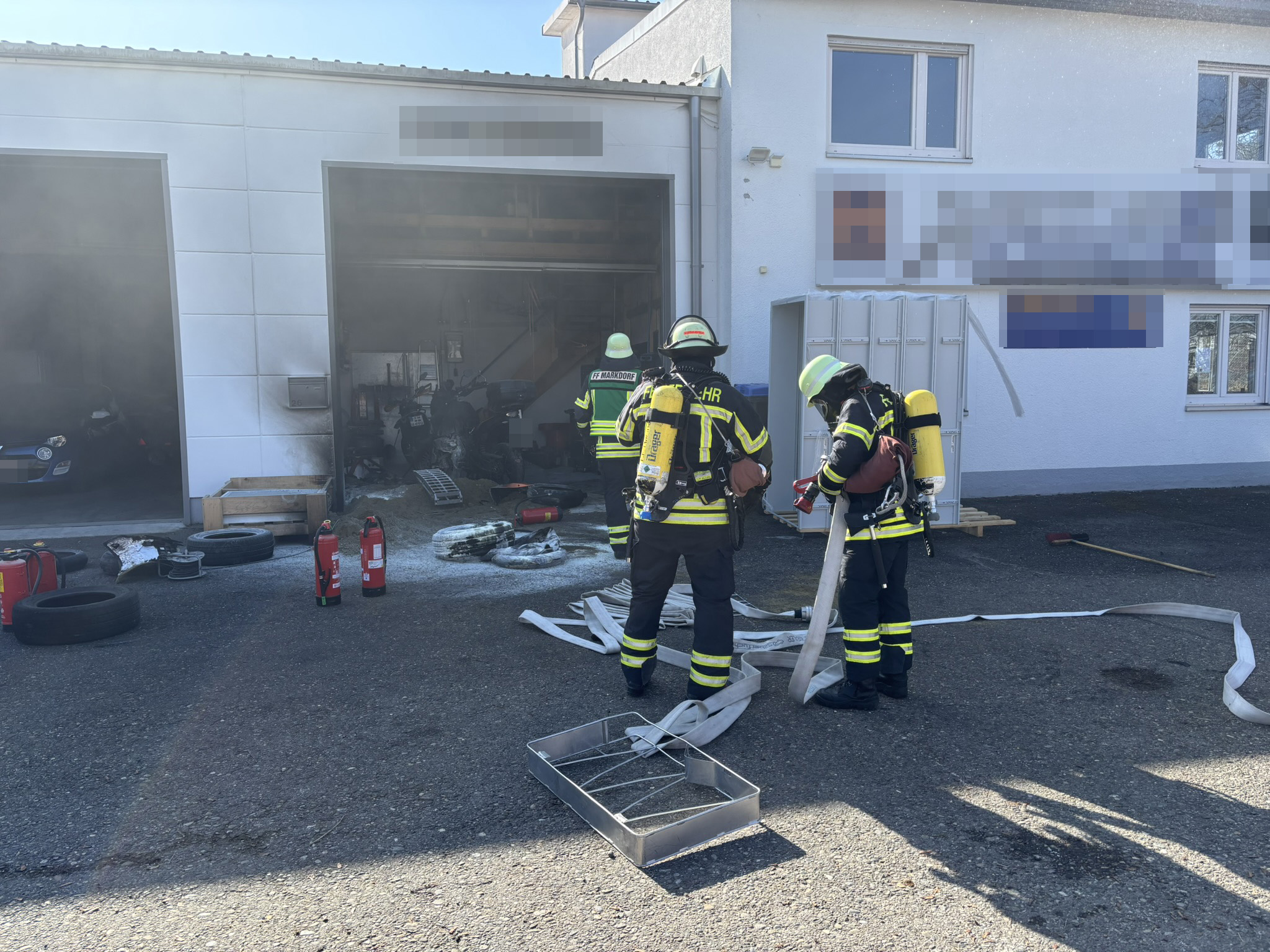 Mehr über den Artikel erfahren F 2 – Brand in Kfz-Werkstatt