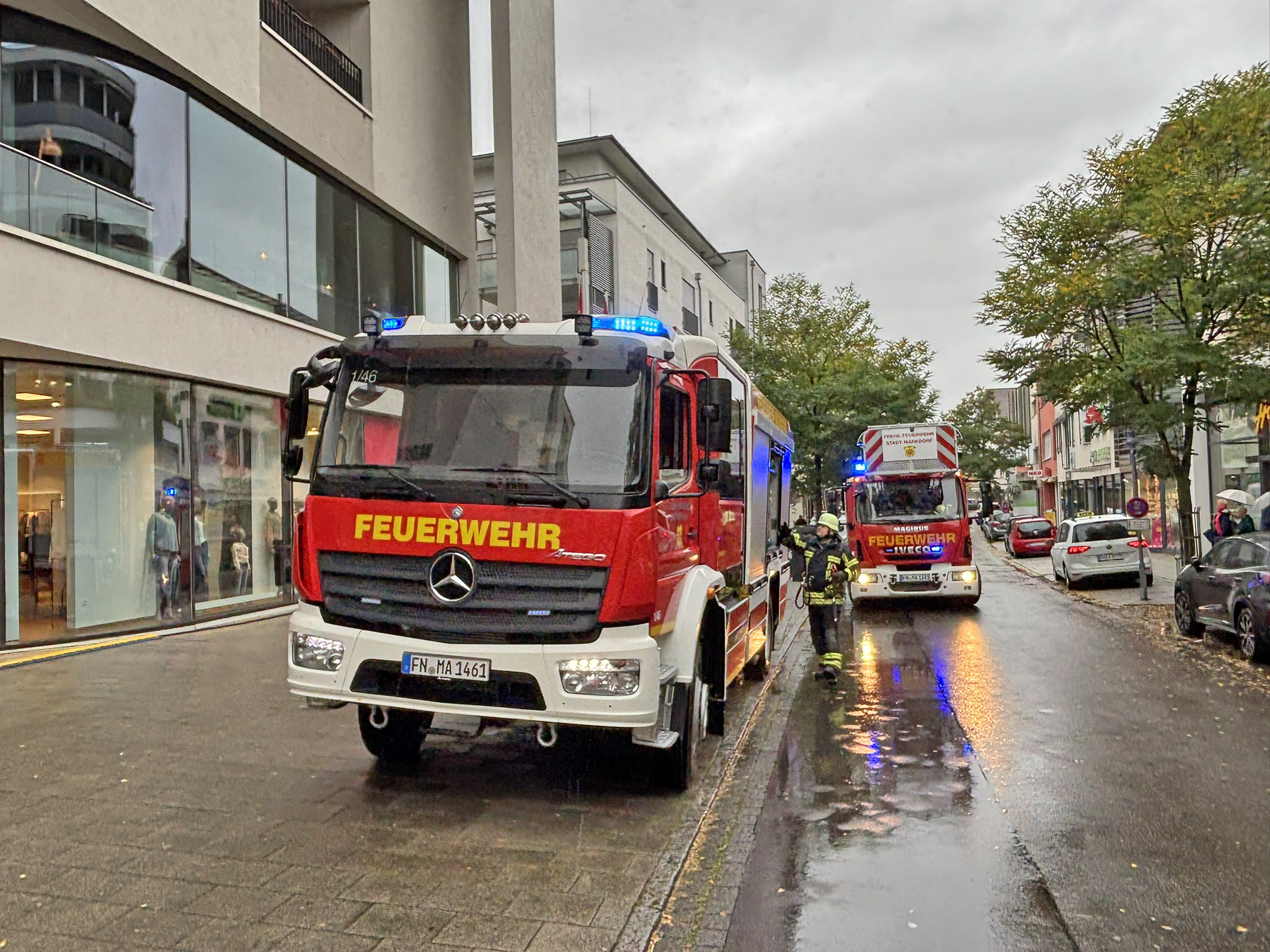 Mehr über den Artikel erfahren B 3 – Brand in Zwischendecke
