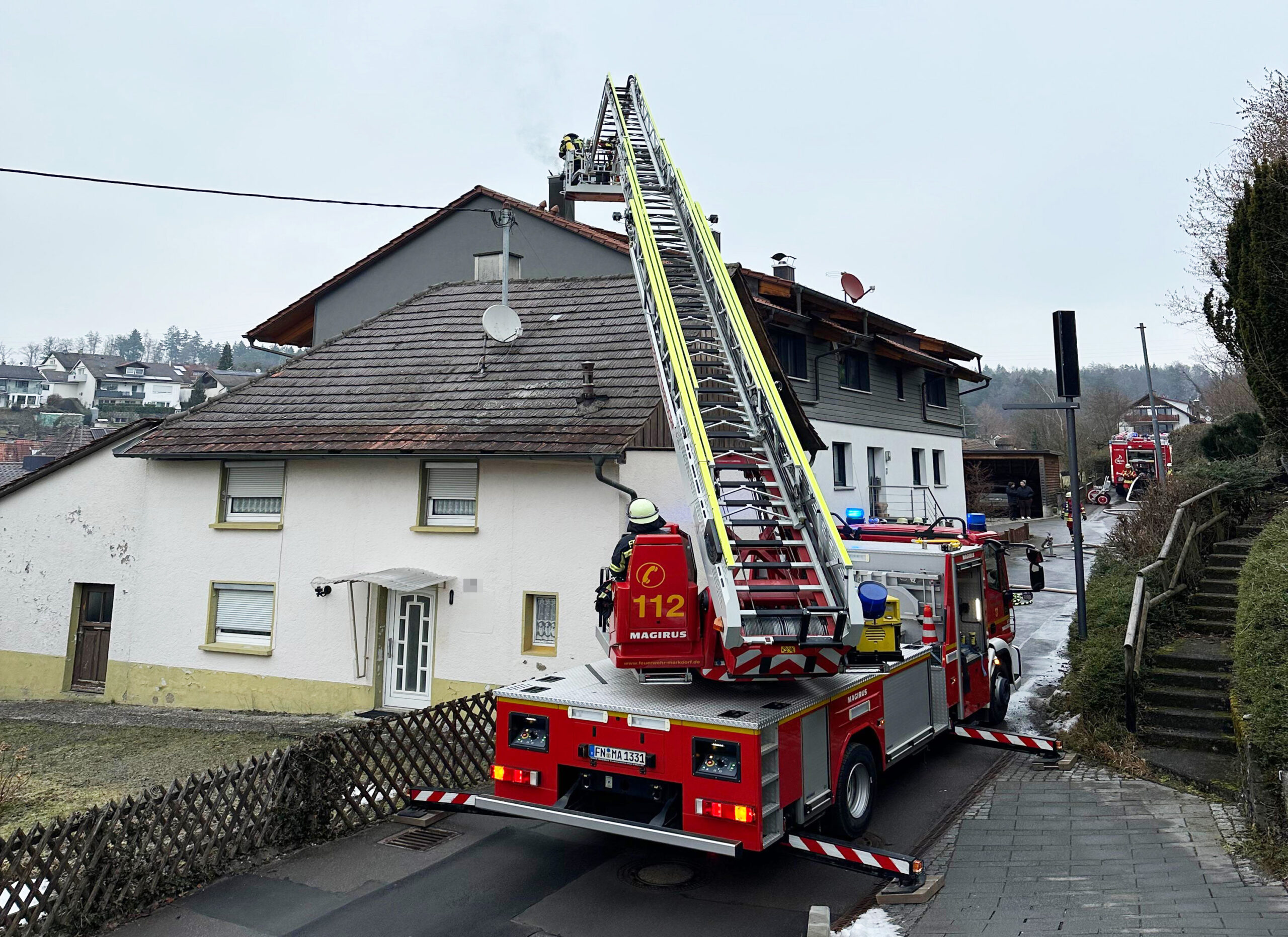 Mehr über den Artikel erfahren B KAMIN – Drehleiter nach Bermatingen