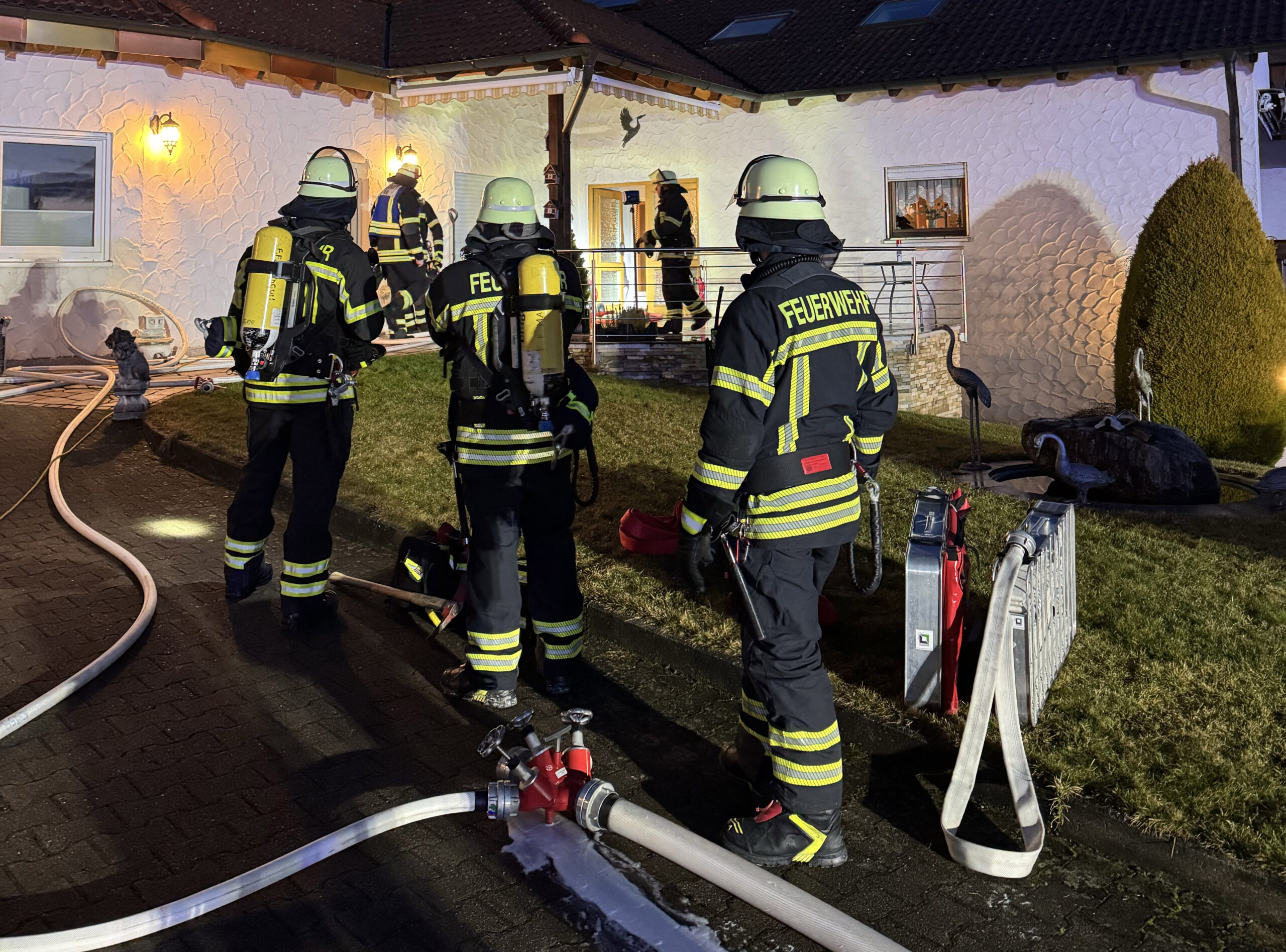 Mehr über den Artikel erfahren B3 – Rauch im Keller