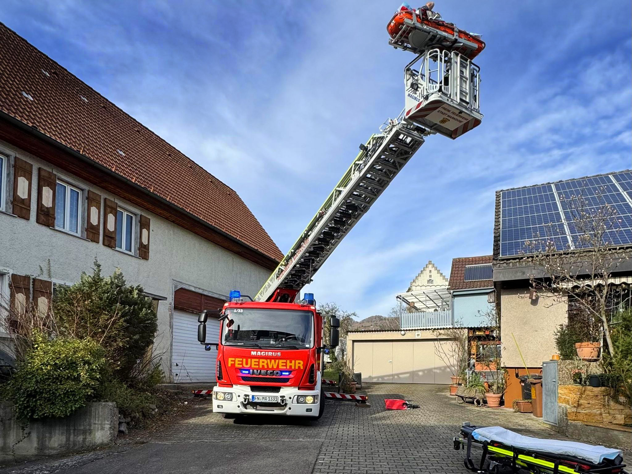 Mehr über den Artikel erfahren H DLK RETTUNG – Drehleiter zur Unterstützung Rettungsdienst