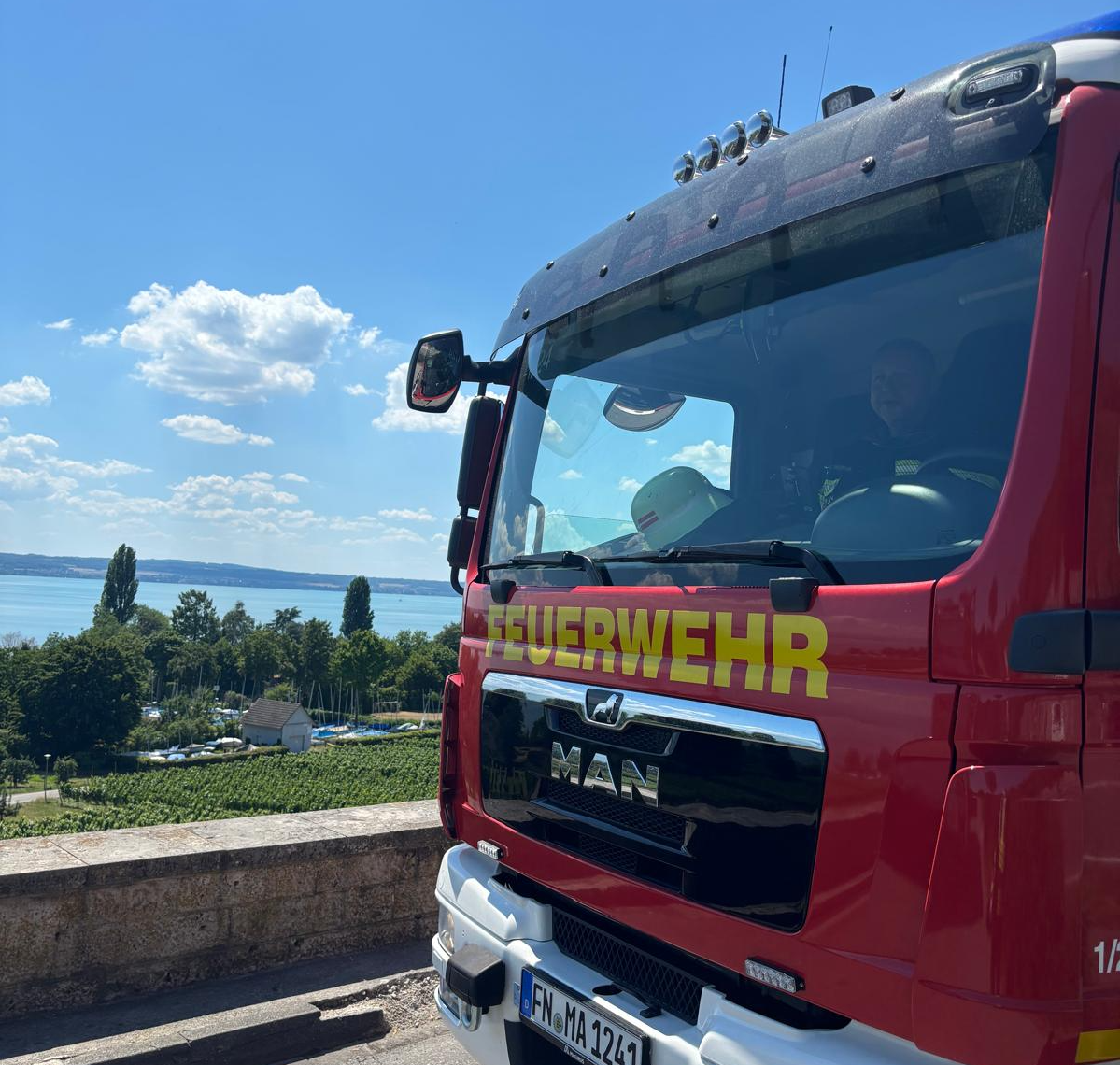 Mehr über den Artikel erfahren B GROSSKFZ – Flammen an LKW gesichtet
